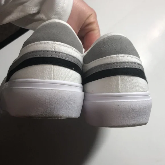 Adidas white and black sneakers size 8.5 - Picture 4 of 9